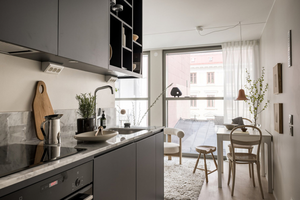 У всех на виду: маленькая квартира со стеклянными стенами в Стокгольме (34 кв. м)