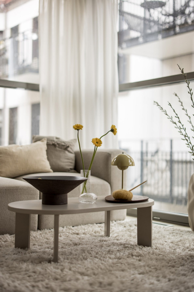 У всех на виду: маленькая квартира со стеклянными стенами в Стокгольме (34 кв. м)