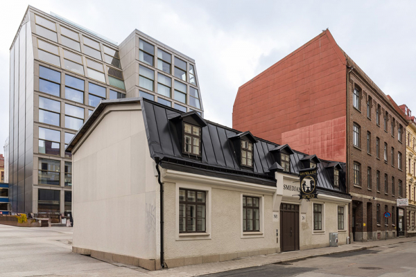 У всех на виду: маленькая квартира со стеклянными стенами в Стокгольме (34 кв. м)