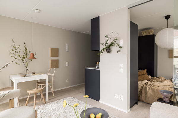 У всех на виду: маленькая квартира со стеклянными стенами в Стокгольме (34 кв. м)