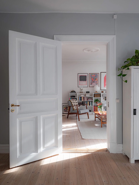 Залитая солнцем квартира в Швеции с ярким декором и кантри нотками Залитая солнцем квартира в Швеции с ярким декором и кантри нотками