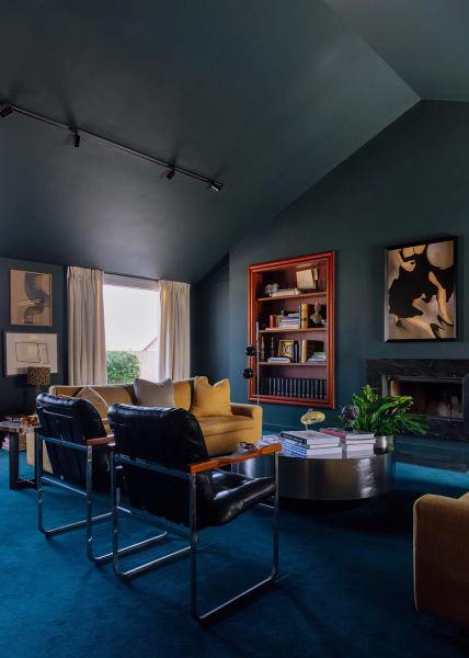 Атмосферный интерьер с искусством: уникальная квартира в Лиссабоне Атмосферный интерьер с искусством: уникальная квартира в Лиссабоне