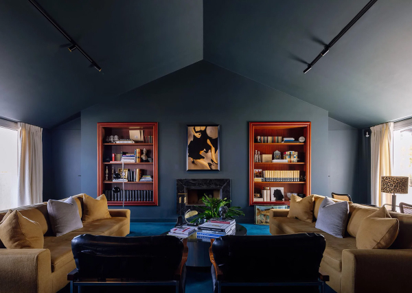 Атмосферный интерьер с искусством: уникальная квартира в Лиссабоне Атмосферный интерьер с искусством: уникальная квартира в Лиссабоне