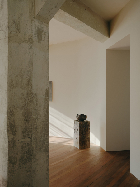 Бетон, естественный свет и японские мотивы: лофт в Сиднее Бетон, естественный свет и японские мотивы: лофт в Сиднее