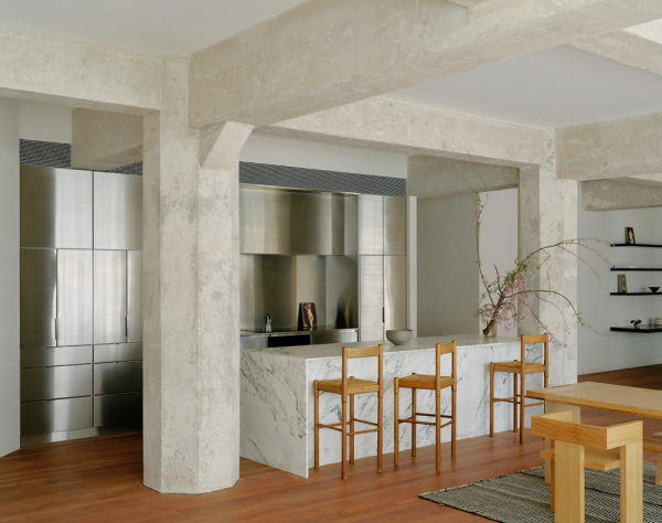 Бетон, естественный свет и японские мотивы: лофт в Сиднее Бетон, естественный свет и японские мотивы: лофт в Сиднее