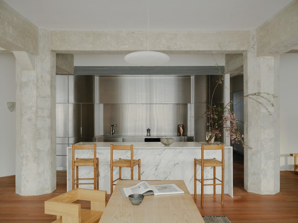 Бетон, естественный свет и японские мотивы: лофт в Сиднее Бетон, естественный свет и японские мотивы: лофт в Сиднее