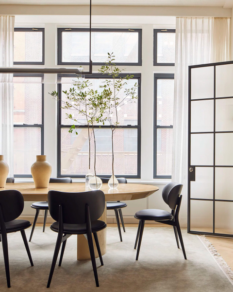 Эта современная резиденция в Нью-Йорке — результат объединения двух лофтов на разных уровнях