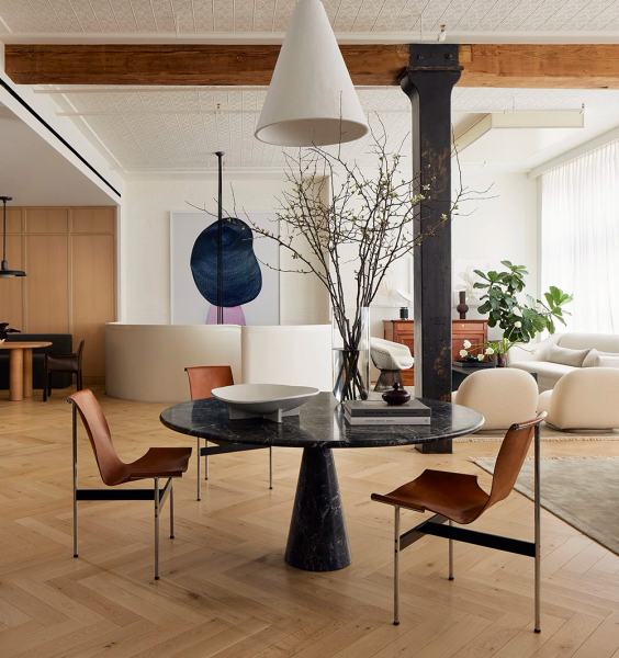 Эта современная резиденция в Нью-Йорке — результат объединения двух лофтов на разных уровнях