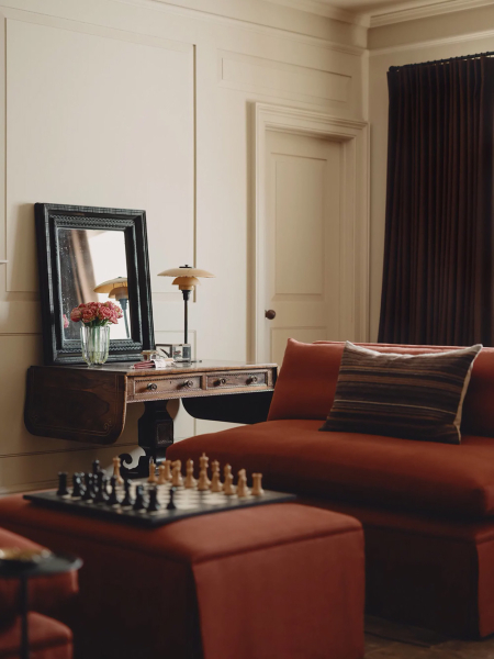 Испытанный временем великолепный интерьер старинного коттеджа в Англии Испытанный временем великолепный интерьер старинного коттеджа в Англии