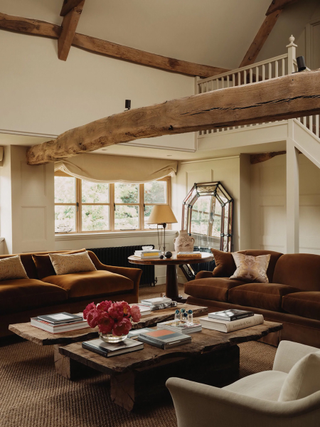 Испытанный временем великолепный интерьер старинного коттеджа в Англии Испытанный временем великолепный интерьер старинного коттеджа в Англии