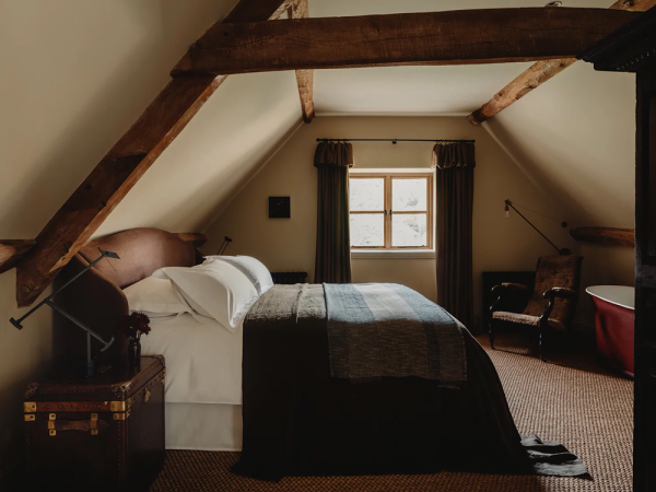 Испытанный временем великолепный интерьер старинного коттеджа в Англии Испытанный временем великолепный интерьер старинного коттеджа в Англии