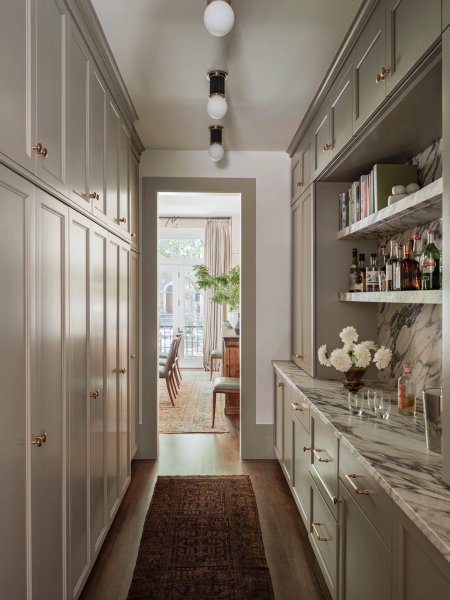 Как дизайнер Claire Staszak придала безликому новую дому в Чикаго характера и элегантности