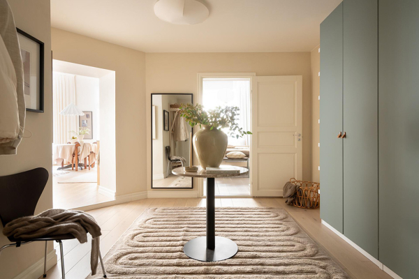 Кремовый интерьер современной скандинавской квартиры (66 кв.м) Кремовый интерьер современной скандинавской квартиры (66 кв.м)