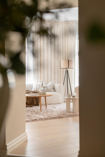 Кремовый интерьер современной скандинавской квартиры (66 кв.м) Кремовый интерьер современной скандинавской квартиры (66 кв.м)