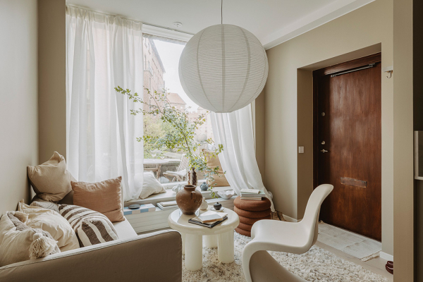 Маленькая квартира в Швеции с удлинённой планировкой и небольшой террасой (38 кв. м)