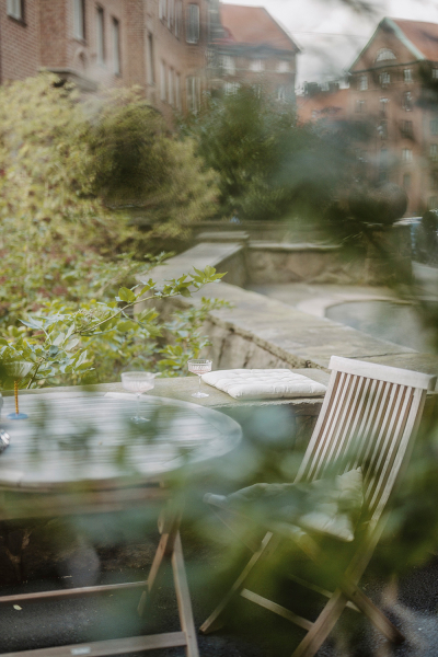 Маленькая квартира в Швеции с удлинённой планировкой и небольшой террасой (38 кв. м)