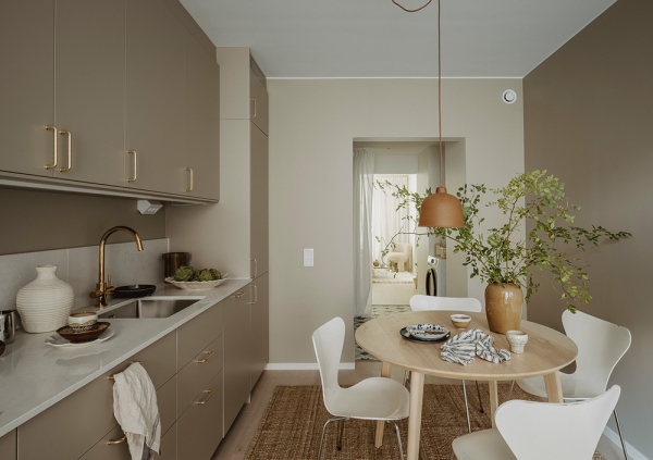 Маленькая квартира в Швеции с удлинённой планировкой и небольшой террасой (38 кв. м)