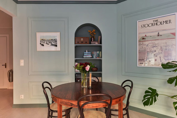 Маленькая угловая квартира в интересных оттенках зелёного в Стокгольме (50 кв. м)