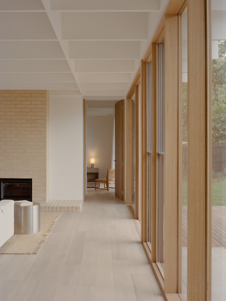 Мягкий минимализм, залитый естественным светом: дом со стеклянными стенами в Мельбурне Мягкий минимализм, залитый естественным светом: дом со стеклянными стенами в Мельбурне