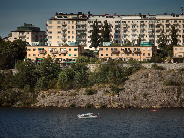 Необычная двухэтажная квартира в Стокгольме с видовой террасой