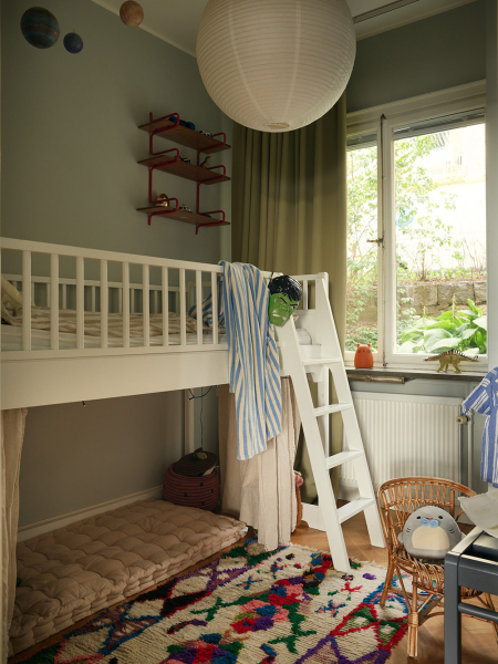 Необычная двухэтажная квартира в Стокгольме с видовой террасой