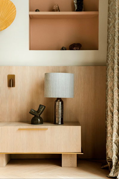 Органические формы и искусство на каждом шагу: апартаменты дизайнера в Париже Органические формы и искусство на каждом шагу: апартаменты дизайнера в Париже