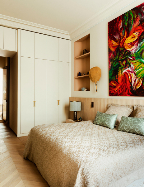 Органические формы и искусство на каждом шагу: апартаменты дизайнера в Париже Органические формы и искусство на каждом шагу: апартаменты дизайнера в Париже