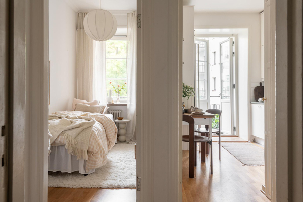 Осенняя гостиная и летняя спальня: квартира в Гетеборге (79 кв. м) Осенняя гостиная и летняя спальня: квартира в Гетеборге (79 кв. м)