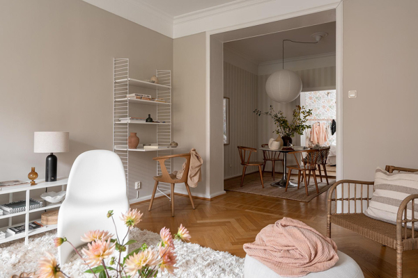 Осенняя гостиная и летняя спальня: квартира в Гетеборге (79 кв. м) Осенняя гостиная и летняя спальня: квартира в Гетеборге (79 кв. м)