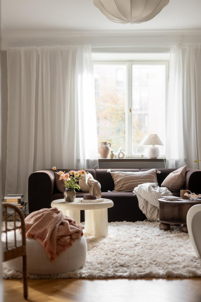 Осенняя гостиная и летняя спальня: квартира в Гетеборге (79 кв. м) Осенняя гостиная и летняя спальня: квартира в Гетеборге (79 кв. м)