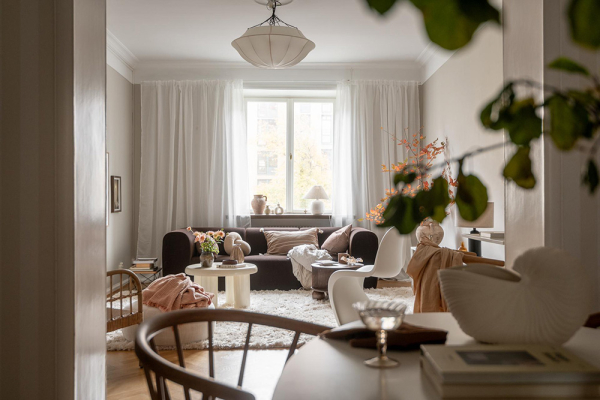 Осенняя гостиная и летняя спальня: квартира в Гетеборге (79 кв. м) Осенняя гостиная и летняя спальня: квартира в Гетеборге (79 кв. м)