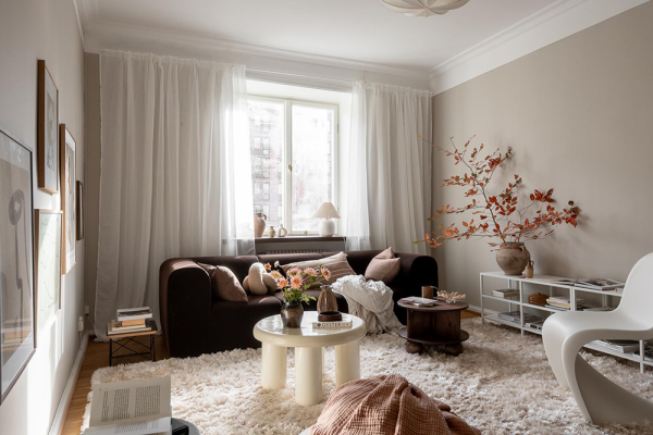 Осенняя гостиная и летняя спальня: квартира в Гетеборге (79 кв. м) Осенняя гостиная и летняя спальня: квартира в Гетеборге (79 кв. м)