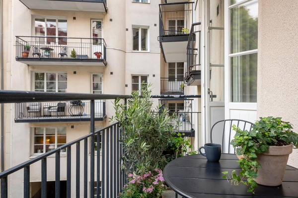 Осенняя гостиная и летняя спальня: квартира в Гетеборге (79 кв. м) Осенняя гостиная и летняя спальня: квартира в Гетеборге (79 кв. м)