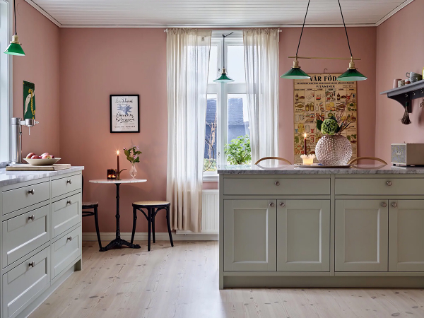 Пара преобразила старый коттедж в Швеции, который был никому не интересен Пара преобразила старый коттедж в Швеции, который был никому не интересен