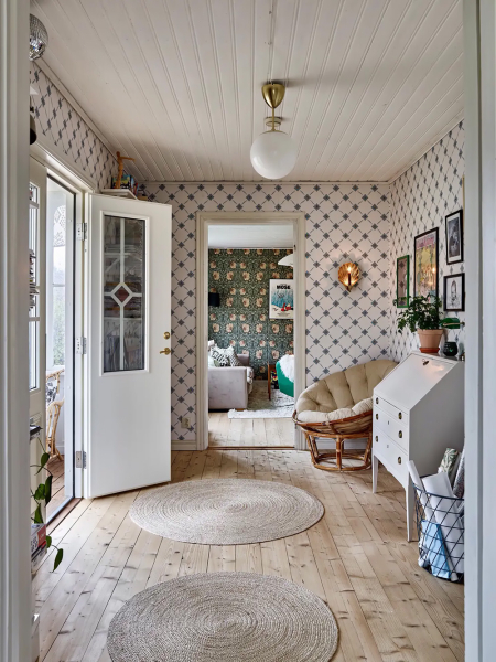 Пара преобразила старый коттедж в Швеции, который был никому не интересен Пара преобразила старый коттедж в Швеции, который был никому не интересен