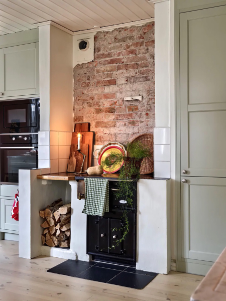 Пара преобразила старый коттедж в Швеции, который был никому не интересен Пара преобразила старый коттедж в Швеции, который был никому не интересен