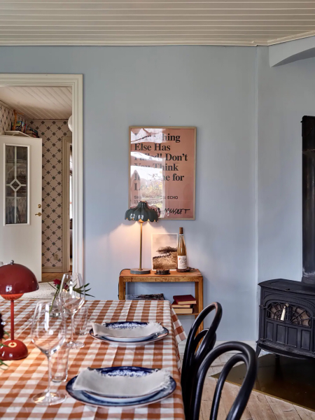 Пара преобразила старый коттедж в Швеции, который был никому не интересен Пара преобразила старый коттедж в Швеции, который был никому не интересен