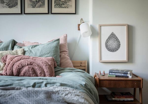 Прекрасная скандинавская квартира с терракотовыми стенами и нотками бохо