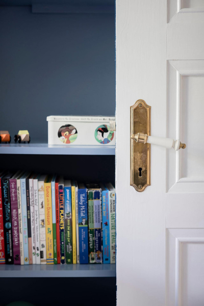 Прекрасная скандинавская квартира с терракотовыми стенами и нотками бохо