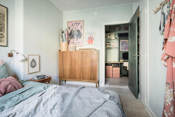 Прекрасная скандинавская квартира с терракотовыми стенами и нотками бохо