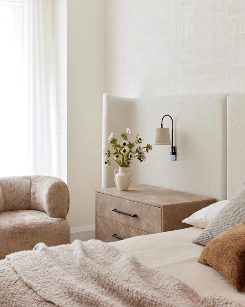 Приятный современный дизайн в молочных тонах: квартира в Нью-Йорке Приятный современный дизайн в молочных тонах: квартира в Нью-Йорке