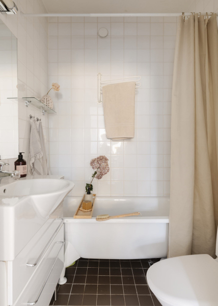 Приятный спокойный интерьер квартиры рядом с озером в Швеции (59 кв. м) Приятный спокойный интерьер квартиры рядом с озером в Швеции (59 кв. м)