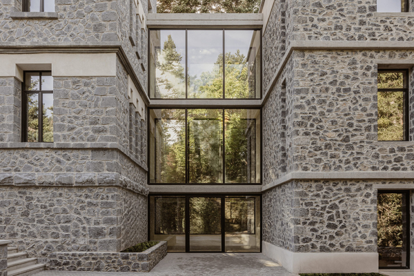 Роскошный минималистичный уют в горах Греции: новый отель MANNA Роскошный минималистичный уют в горах Греции: новый отель MANNA