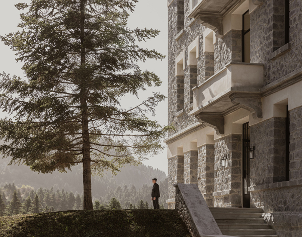 Роскошный минималистичный уют в горах Греции: новый отель MANNA Роскошный минималистичный уют в горах Греции: новый отель MANNA