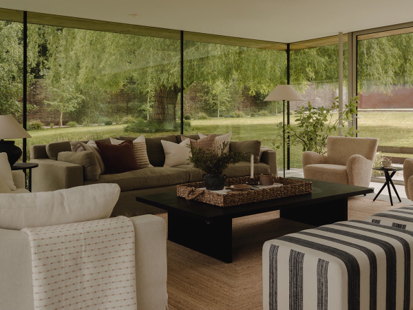 Сад как продолжение интерьера: современный кирпичный дом в графстве Кент Сад как продолжение интерьера: современный кирпичный дом в графстве Кент