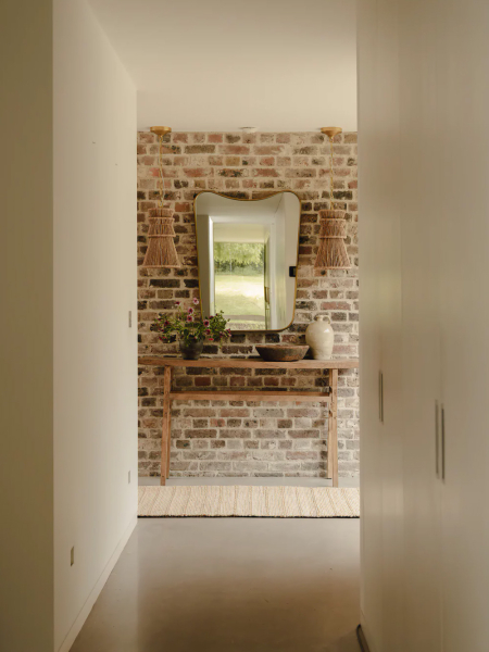 Сад как продолжение интерьера: современный кирпичный дом в графстве Кент Сад как продолжение интерьера: современный кирпичный дом в графстве Кент