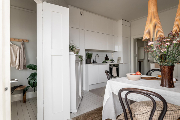 Серая квартира в Гётеборге с маленькой спальней и балконом (65 кв. м) Серая квартира в Гётеборге с маленькой спальней и балконом (65 кв. м)