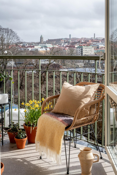 Серая квартира в Гётеборге с маленькой спальней и балконом (65 кв. м) Серая квартира в Гётеборге с маленькой спальней и балконом (65 кв. м)