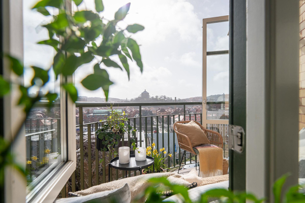 Серая квартира в Гётеборге с маленькой спальней и балконом (65 кв. м) Серая квартира в Гётеборге с маленькой спальней и балконом (65 кв. м)