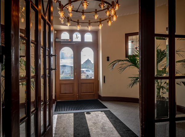 Серая квартира в Гётеборге с маленькой спальней и балконом (65 кв. м) Серая квартира в Гётеборге с маленькой спальней и балконом (65 кв. м)